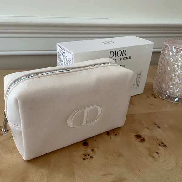 DIOR CAPTURE TOTALE POUCH - Picture 3 of 7